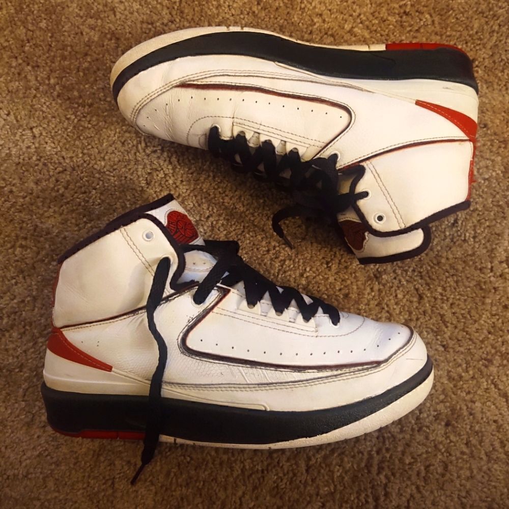 2010 Air Jordan 2 II Retro Chicago Youth Size 7 395718-101, PRE-OWNED
